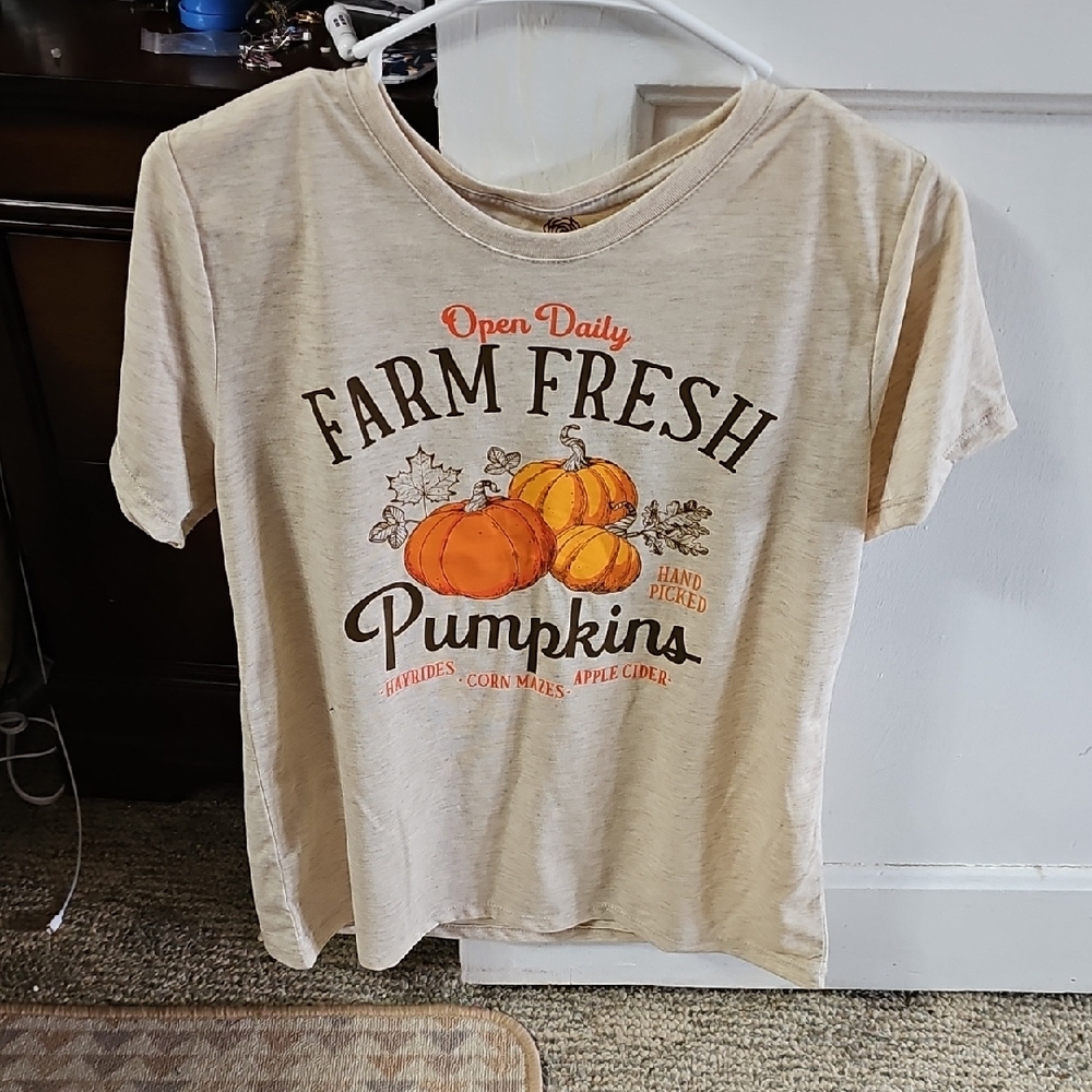 Farm Fresh Pumpkins Graphic T-Shirt